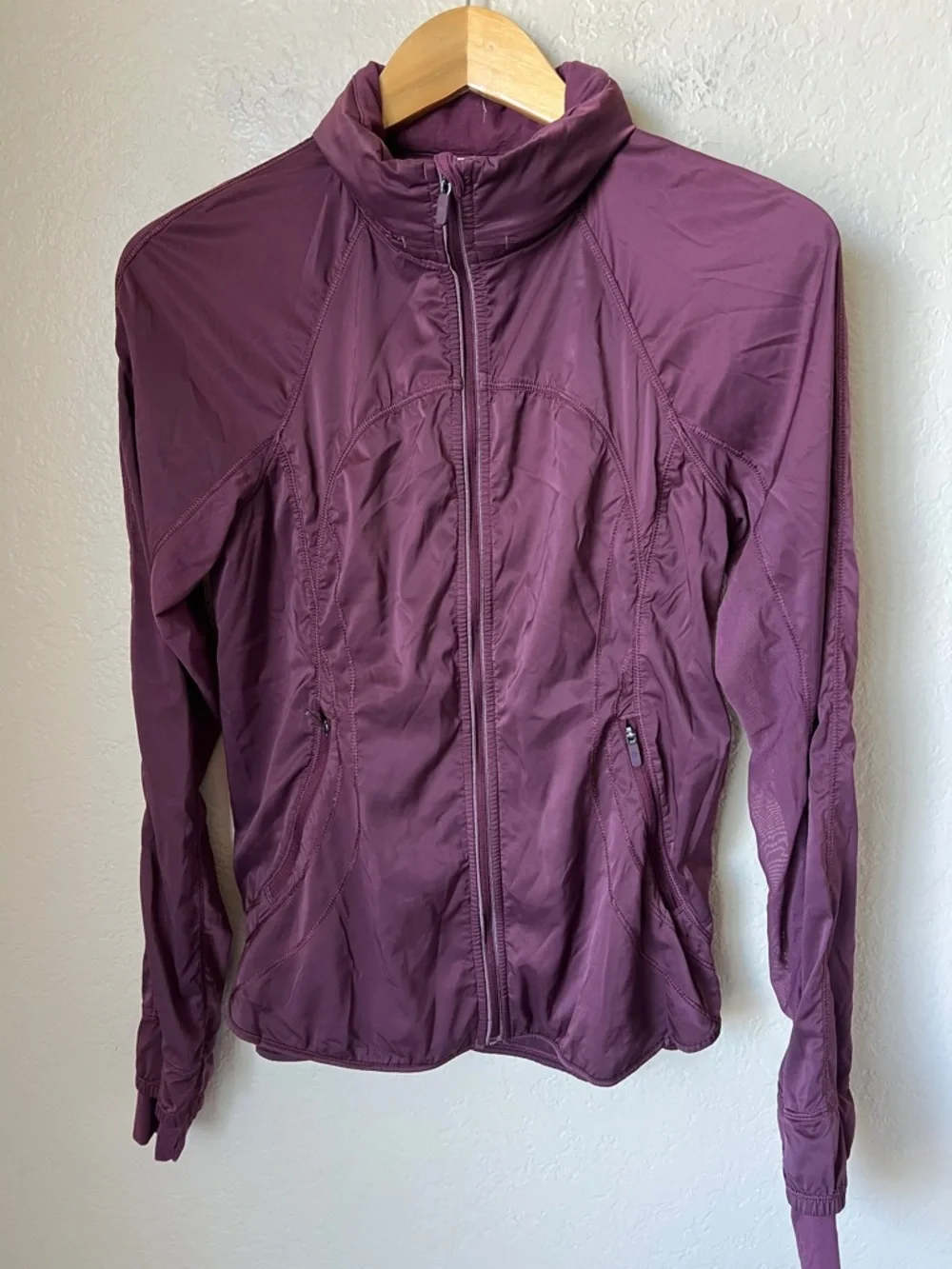 Lululemon burgundy goal crusher pack-away hood zip jacket